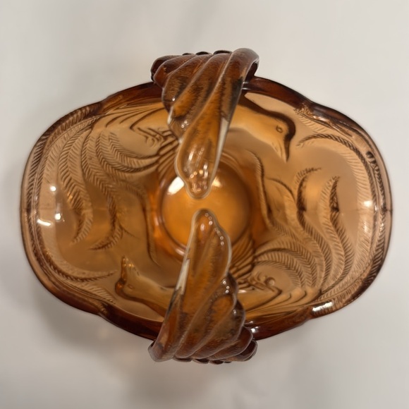 Vtg Mid century Indiana glass “ Bird of Paradise” amber basket. - Picture 4 of 6
